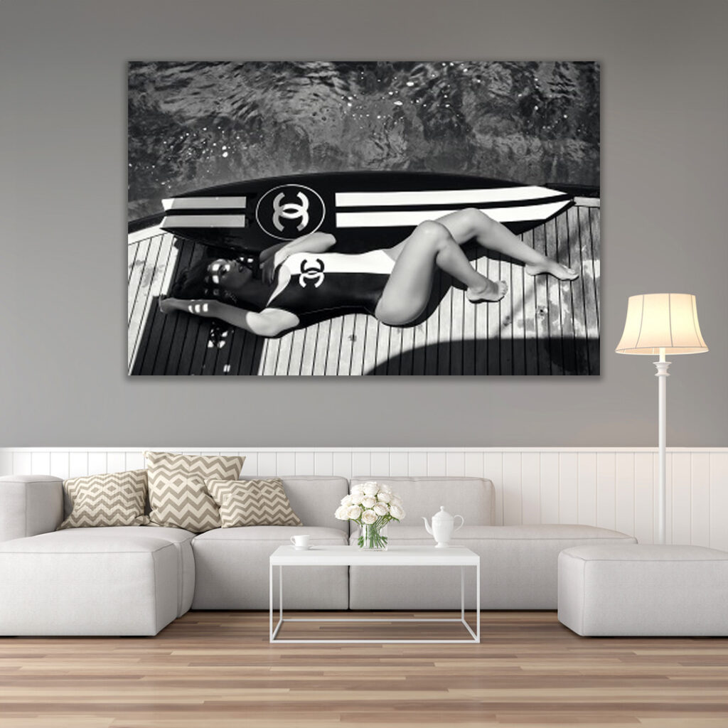 Yacht’s Life – Black and White