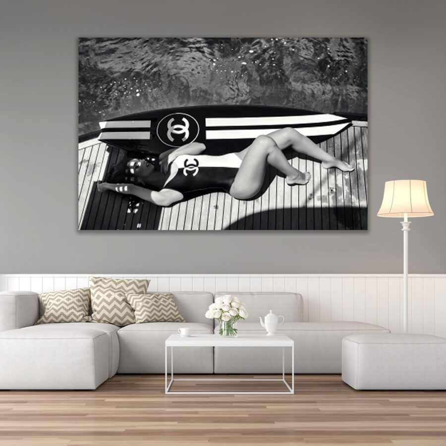 Yacht's Life - Black and White