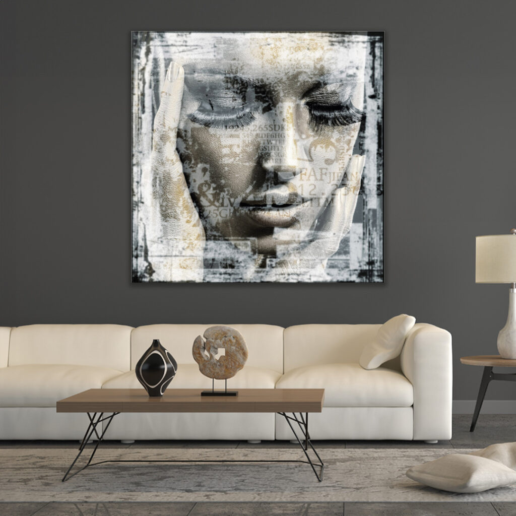 Face Grey Gold